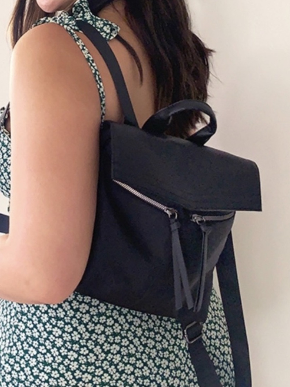 Botkier New York Black
Nylon/Faux Pebbled Leather Backpack